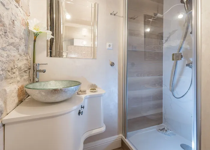 扎拉宫殿-设计旅馆