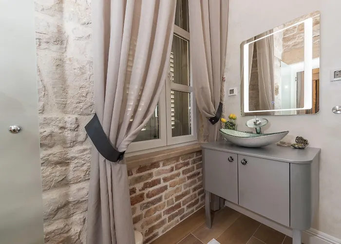 扎拉宫殿-设计旅馆 4* 扎达尔