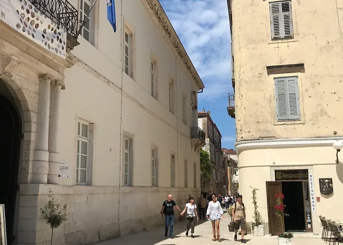 扎拉宫殿-设计旅馆