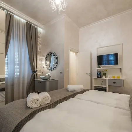 Palace - Design Πανσιόν Ζαντάρ