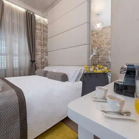 Palace - Design Πανσιόν Ζαντάρ